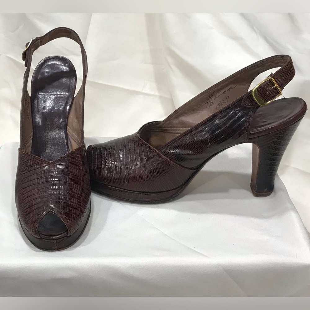 TRUE VINTAGE Fabulous 1940’s Brown Alligator or Snake Skin Peep-Toe Sling Backs.